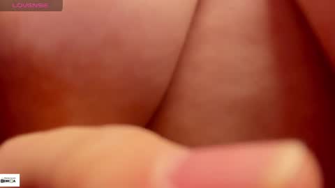 Snapshot of zaritha_li chatting on May 2026 10:21:01 AM Zaritha Li online show from May 2026 10:21:01 AM