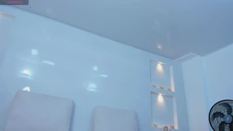 Zenda Evans online show from March 2026 03:52:01 AM