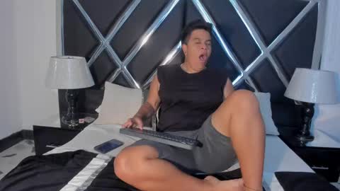 Snapshot of zeussmithh chatting on April 2026 12:32:02 PM zeussmithh online show from April 2026 12:32:02 PM