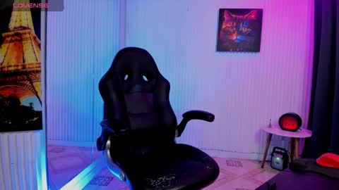 zhoestrong online show from April 2026 12:00:01 AM