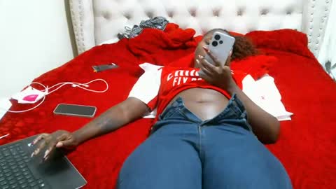 Snapshot of zindzi chatting on June 2026 11:44:01 AM Miss Zindzi online show from June 2026 11:44:01 AM