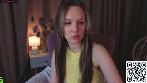 Snapshot of zlata__fox chatting on June 2026 08:51:01 AM Zlata Mon Tue Thu Fri Sun Sa GMT 3 0000pm - 0600pm online show from June 2026 08:51:01 AM