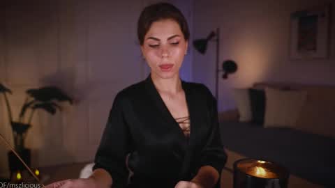 Zara  Join next live  at 5PM EST  online show from November 2025 11:49:02 PM