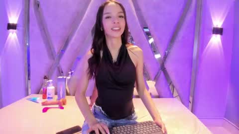 Snapshot of zoe_444_ chatting on June 2026 04:06:02 AM Zoe online show from June 2026 04:06:02 AM