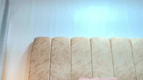 Snapshot of zoe_curvy chatting on November 2025 12:31:02 PM Zoe online show from November 2025 12:31:02 PM