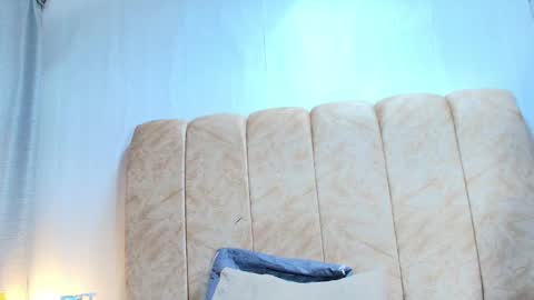 Snapshot of zoe_curvy chatting on January 2026 12:31:02 PM Zoe online show from January 2026 12:31:02 PM