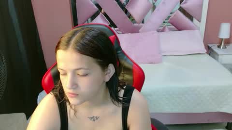 Snapshot of zoe_green01 chatting on March 2026 11:43:02 AM zoe online show from March 2026 11:43:02 AM