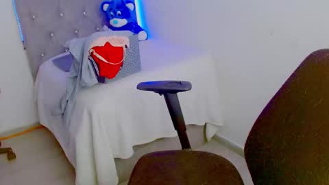 ZOE online show from September 2025 07:18:02 PM