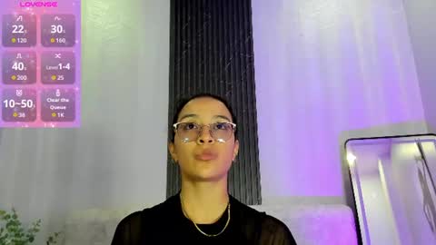 Snapshot of zoee_martins_ chatting on July 2026 05:26:02 PM Zoe 3 online show from July 2026 05:26:02 PM