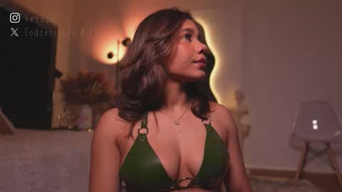 zoevidal_ online show from March 2026 12:11:02 PM