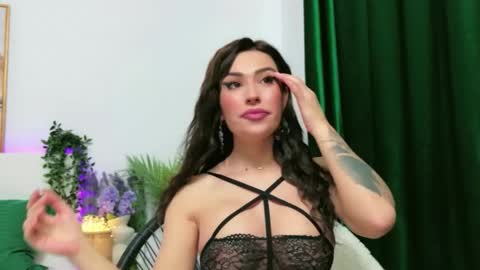 Snapshot of zoey_marye chatting on May 2026 02:01:02 PM Zoey online show from May 2026 02:01:02 PM