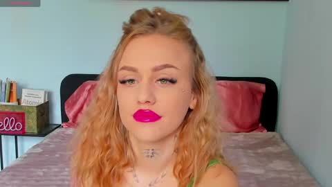 Mia online show from June 2026 09:04:02 AM