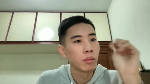 Snapshot of zseszsesz chatting on December 2024 03:33:02 AM Z online show from December 2024 03:33:02 AM