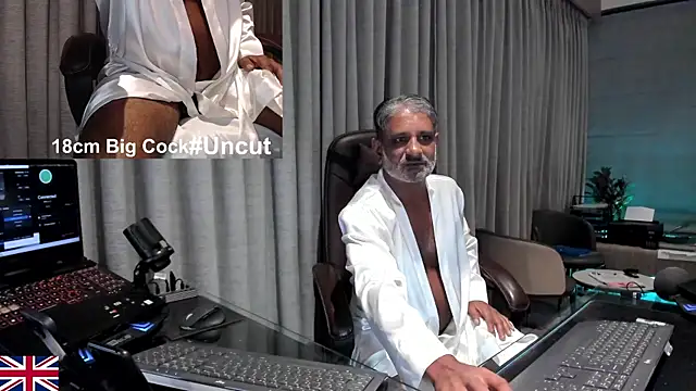 Snapshot of OnlineBossUK chatting on July 2026 06:40:02 PM OnlineBossUK online show from July 2026 06:40:02 PM