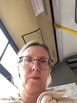 angelmommu online show from April 2026 12:31:01 PM