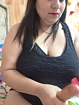 MOM-SUN-COUPLE online show from June 2026 08:16:01 AM