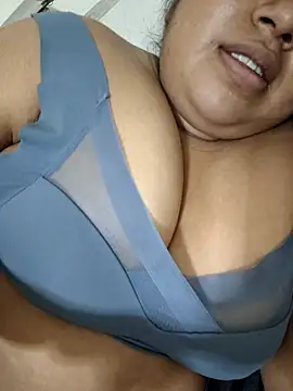 Snapshot of FerLu8 chatting on March 2026 02:33:02 AM FerLu8 online show from March 2026 02:33:02 AM