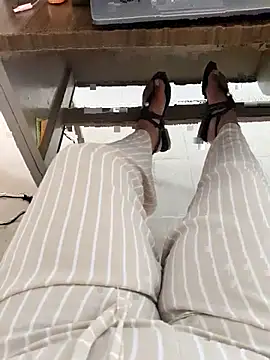 Snapshot of FerLu8 chatting on April 2026 08:31:01 PM FerLu8 online show from April 2026 08:31:01 PM