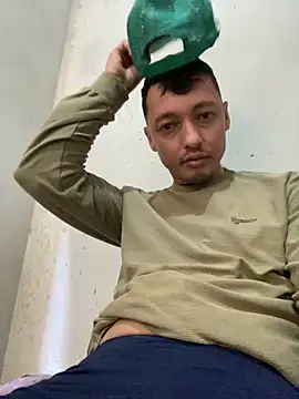alexsandropllt online show from May 2026 03:20:02 PM