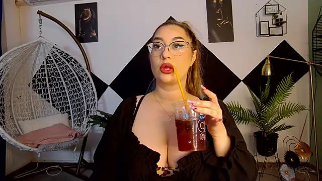 Katewalker  online show from July 2026 07:05:01 PM