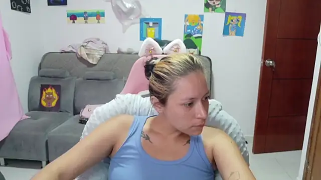 MommyMiaWs online show from April 2026 06:52:02 PM