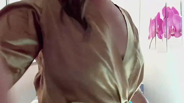 Abril Beltran  online show from January 2026 09:46:01 PM