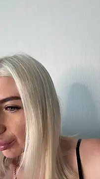 Mia Roxie online show from June 2026 03:29:02 AM