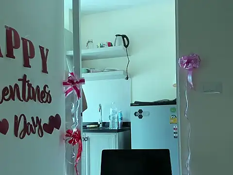 paulblack21 online show from February 2026 07:05:01 AM