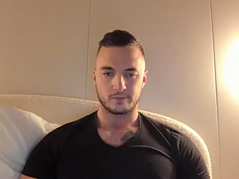 paulblack21 online show from April 2026 08:36:02 PM