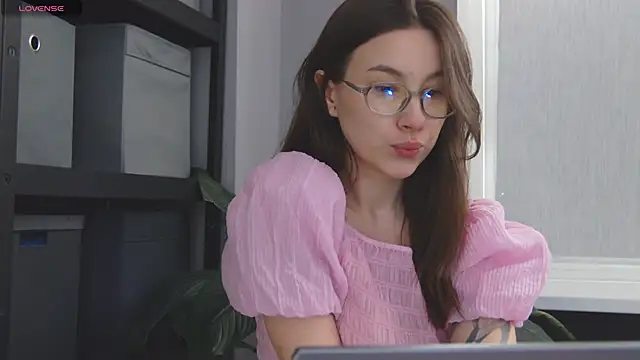 Marie Diaze online show from April 2026 11:48:02 AM