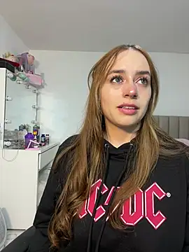 Natalia Suarez online show from April 2026 12:57:01 AM