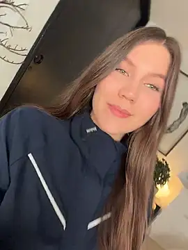 AmelieLaurent  online show from July 2026 01:37:01 AM