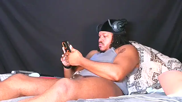 Carolinayoungin online show from April 2026 11:51:01 PM