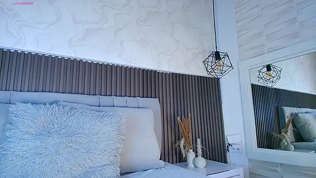 SHANONCLARK online show from April 2026 07:10:01 PM