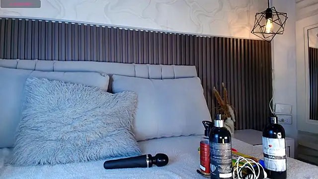 SHANONCLARK online show from June 2026 07:04:02 PM