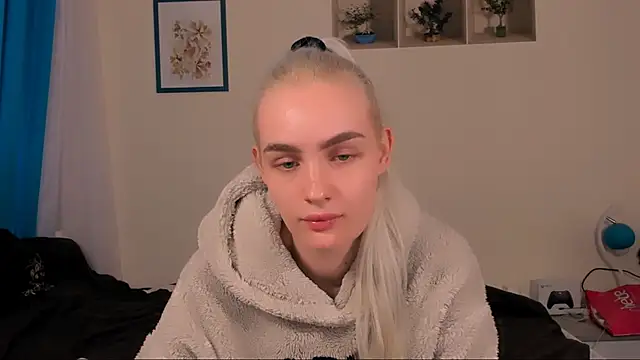 OliviaKisss online show from April 2026 01:41:02 PM