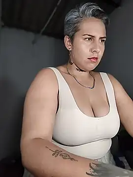 Snapshot of Yessi_rousse chatting on May 2026 02:09:02 AM Yessi rousse online show from May 2026 02:09:02 AM