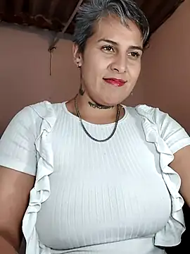 Snapshot of Yessi_rousse chatting on June 2026 02:14:02 AM Yessi rousse online show from June 2026 02:14:02 AM