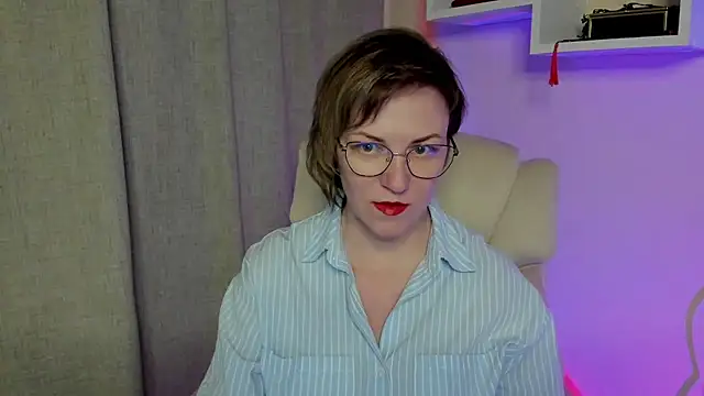 Snapshot of feliziaDesire chatting on May 2026 02:03:01 PM feliziaDesire online show from May 2026 02:03:01 PM