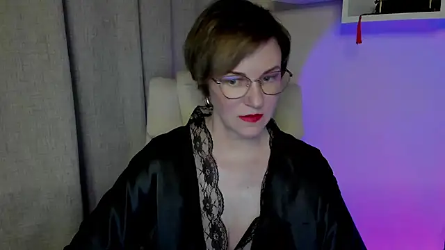 Snapshot of feliziaDesire chatting on June 2026 06:37:02 AM feliziaDesire online show from June 2026 06:37:02 AM