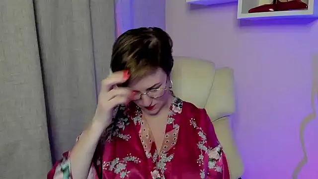 Snapshot of feliziaDesire chatting on June 2026 08:18:01 AM feliziaDesire online show from June 2026 08:18:01 AM