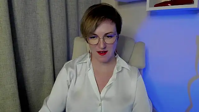 Snapshot of feliziaDesire chatting on June 2026 12:57:02 PM feliziaDesire online show from June 2026 12:57:02 PM