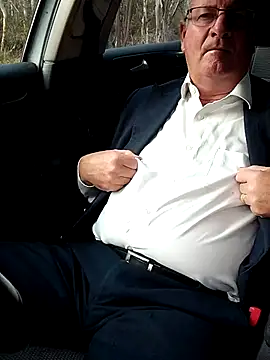 stiffandlubedxh online show from September 2025 10:01:02 PM