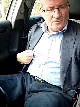 stiffandlubedxh online show from September 2025 10:04:01 PM