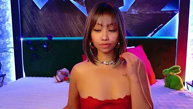 ElyaQuinn online show from April 2026 01:41:01 PM