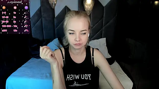 StephanieSweety online show from February 2025 11:44:02 AM