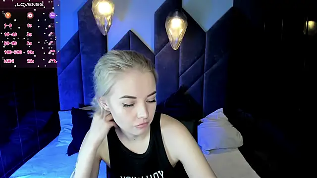 StephanieSweety online show from March 2025 10:38:01 PM