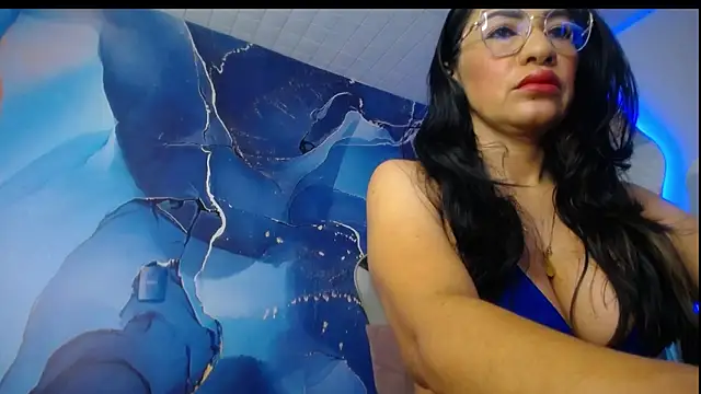 luzcastillo07 online show from May 2026 06:29:01 AM