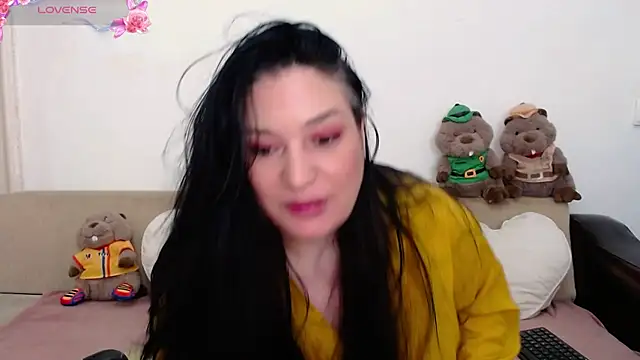 Snapshot of ElenaRose90 chatting on June 2026 08:26:01 PM ElenaRose90 online show from June 2026 08:26:01 PM