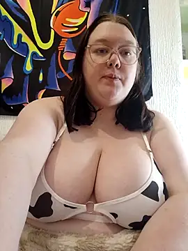 Sexycurvyemilyy online show from April 2026 08:02:01 PM